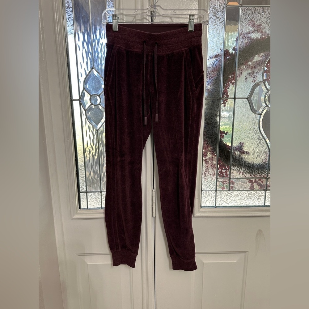 Lululemon Warm Down Jogger *Velour
Heathered Arctic Plum size 2
